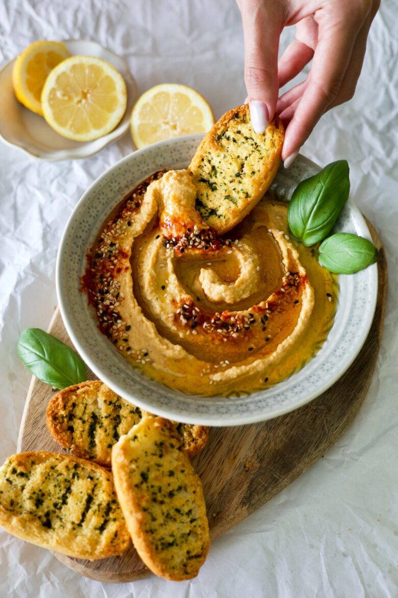 sun-dried-tomato-basil-hummushúmus-de-tomate-seco-e-manjericão